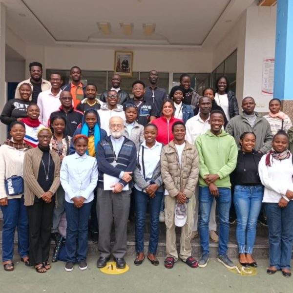  KENITRA : Mgr CRISTOBAL LOPEZ ROMERO EN VISITE PASTORALE A LA PAROISSE CHRIST-ROI