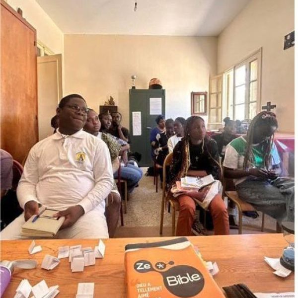 FES: LE RENOUVEAU CHARISMATIQUE EN RECOLLECTION SPIRITUELLE                                                                                     « GARDE TA FLAMME ALLUMÉE » (LÉVITIQUE 6, 5-6)