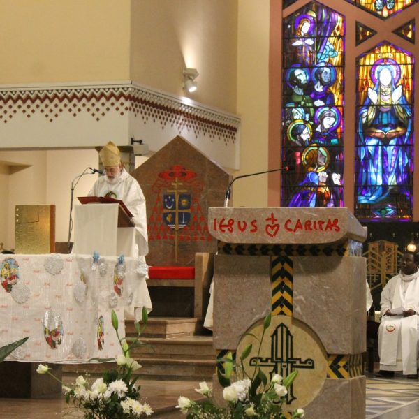 HOMELIE DE MGR CRISTOBAL LOPEZ ROMERO LORS DE L&rsquo;OUVERTURE DE LA PORTE SAINTE DE LA CATHEDRALE DE RABAT.DIMANCHE DE LA SAINTE FAMILLE