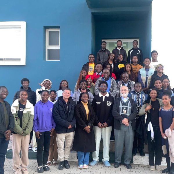 FES : MGR CRISOTBAL LOPEZ VISITE LA COMMUNAUTE CATHOLIQUE DES ETUDIANTS D’EUROMED